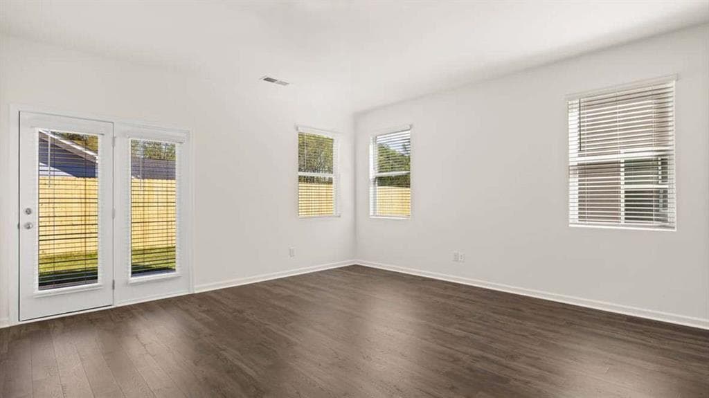4 bedroom, 3 bathroom, 2,017 sq ft single family residence under contract at 11973 Aukerman Way, Hampton, GA 30228 — photo 9