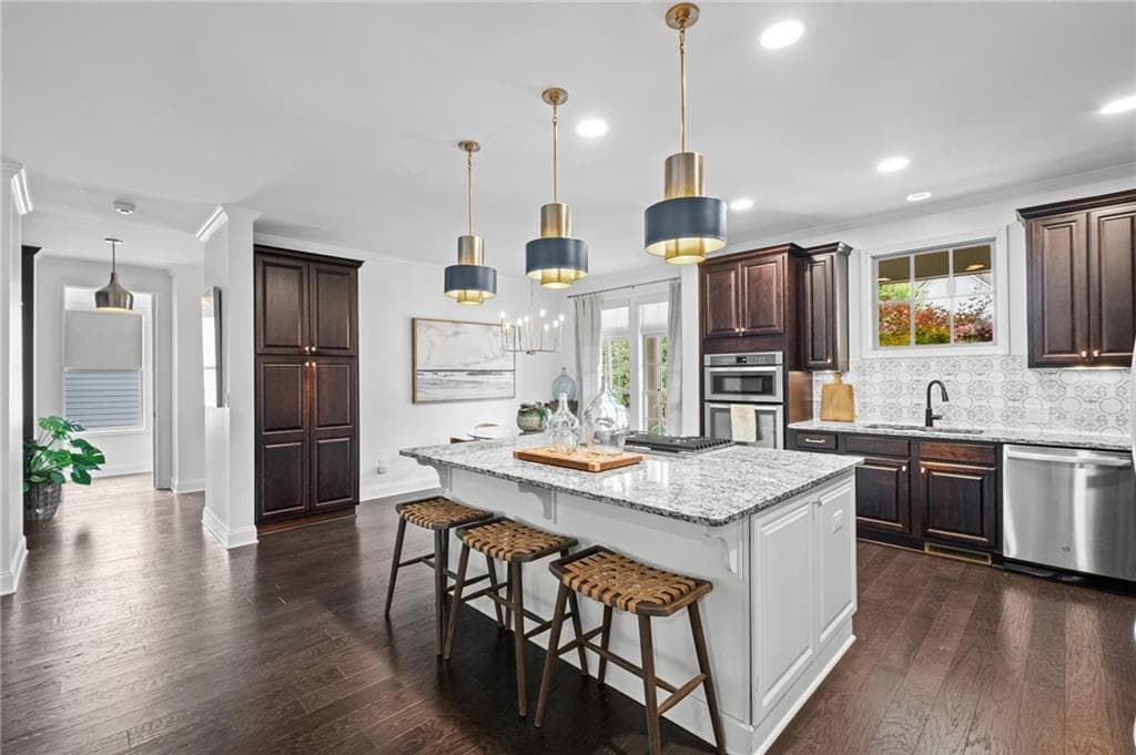 5 bedroom, 3 bathroom, 3,383 sq ft single family residence for sale at 114 Hedgewood Lane, Canton, GA 30115 — photo 8