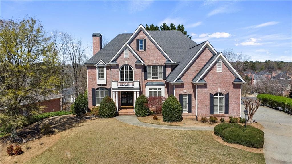 5 bedroom, 5 bathroom, 5,230 sq ft single family residence for rent at 5685 Lake Manor Trace, Johns Creek, GA 30022 for $4,895 a month — photo 2