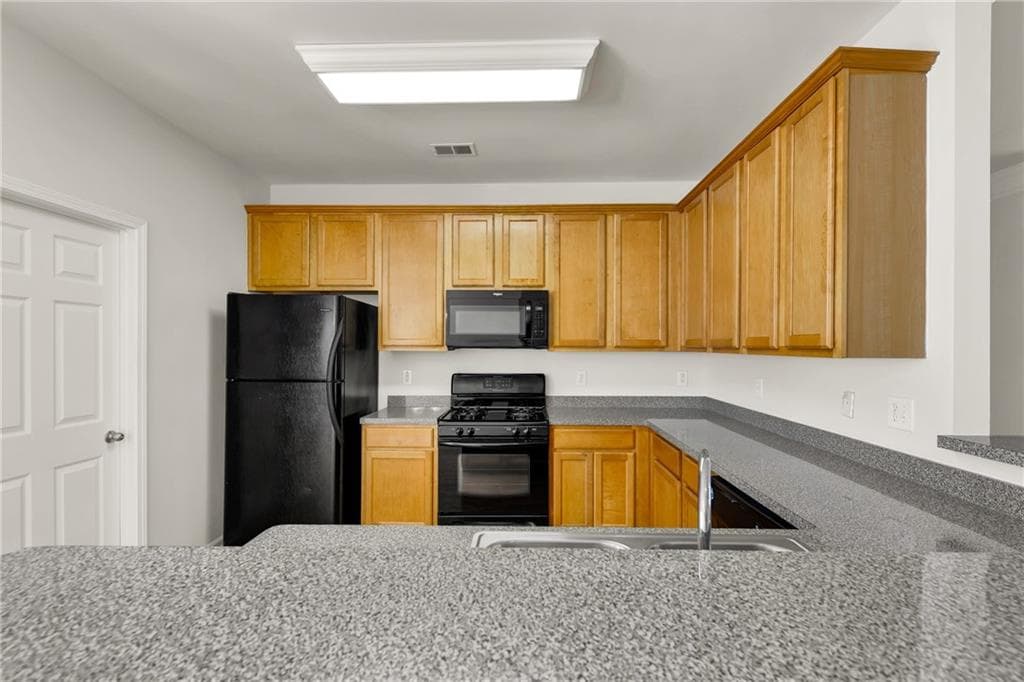 2 bedroom, 3 bathroom, 1,681 sq ft townhouse for rent at 3862 Guilderoy Lane 3, Austell, GA 30106 for $1,800 a month — photo 6