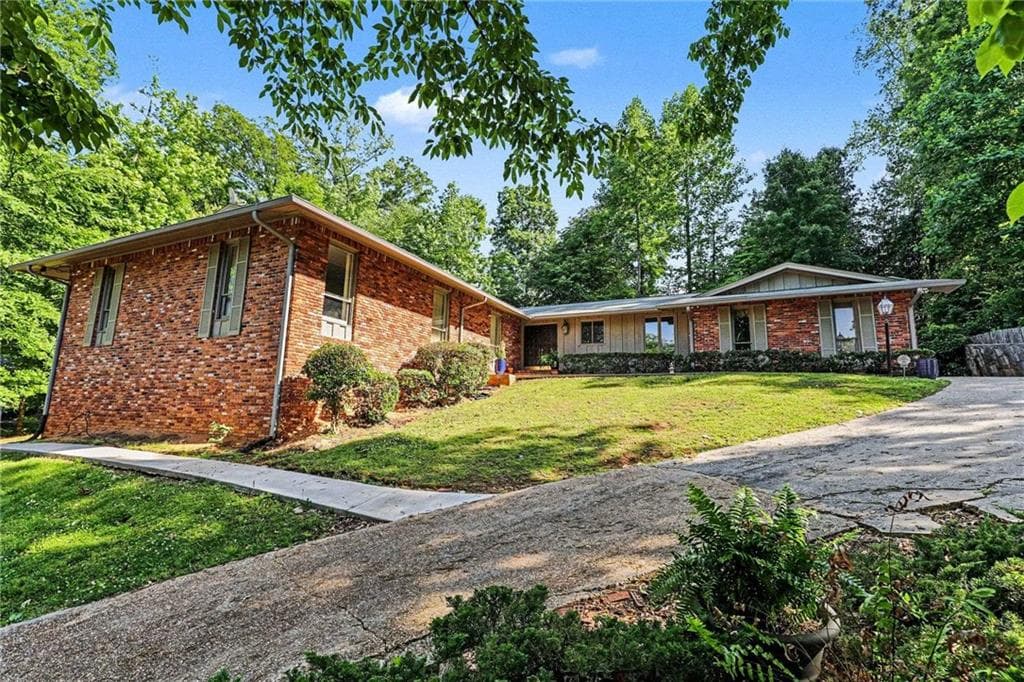 1 bedroom, 1 bathroom single family residence for rent at 3084 Green Valley, East Point, GA 30344 for $1,200 a month — photo 2