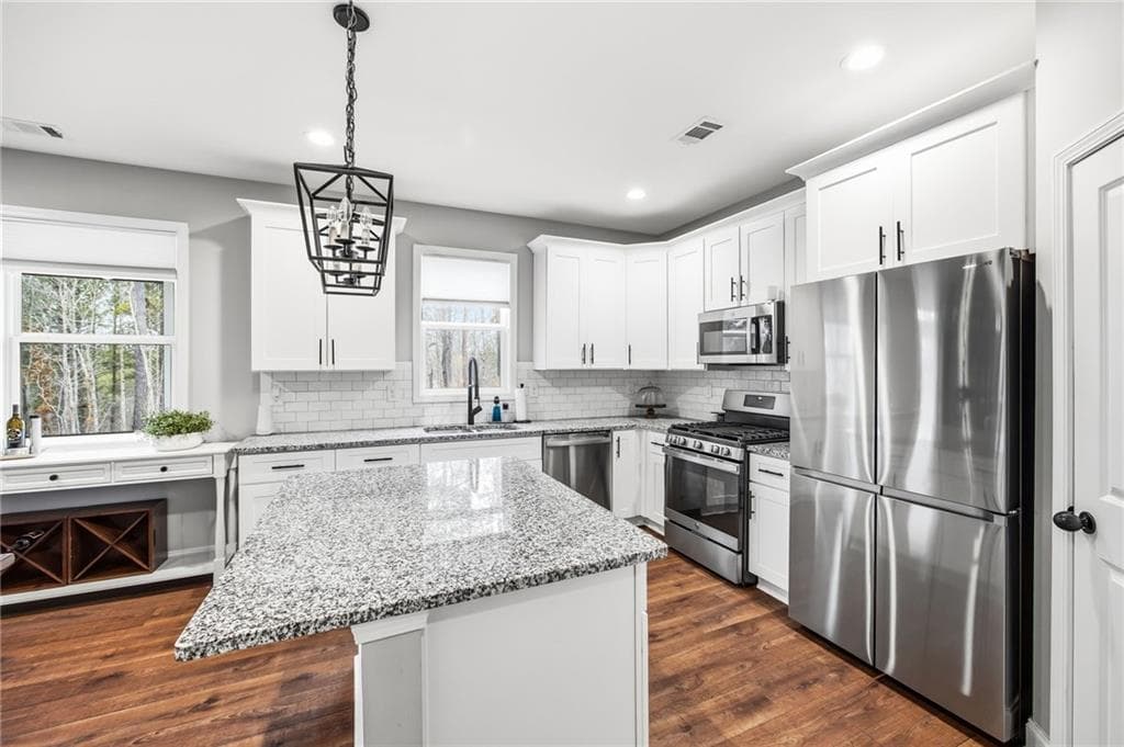 4 bedroom, 4 bathroom, 2,448 sq ft single family residence for sale at 238 Observation Pointe, Dallas, GA 30132 — photo 4