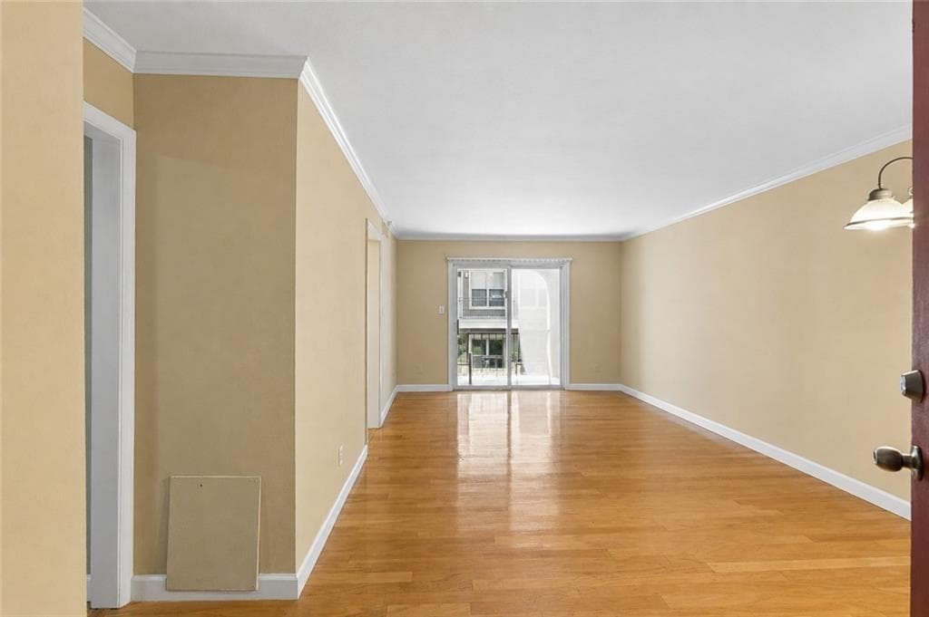1 bedroom, 1 bathroom, 750 sq ft condominium for rent at 395 Pharr Road 308, Atlanta, GA 30305 for $1,395 a month — photo 5