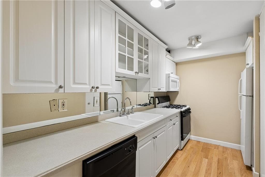 1 bedroom, 1 bathroom, 750 sq ft condominium for rent at 395 Pharr Road 308, Atlanta, GA 30305 for $1,395 a month — photo 7