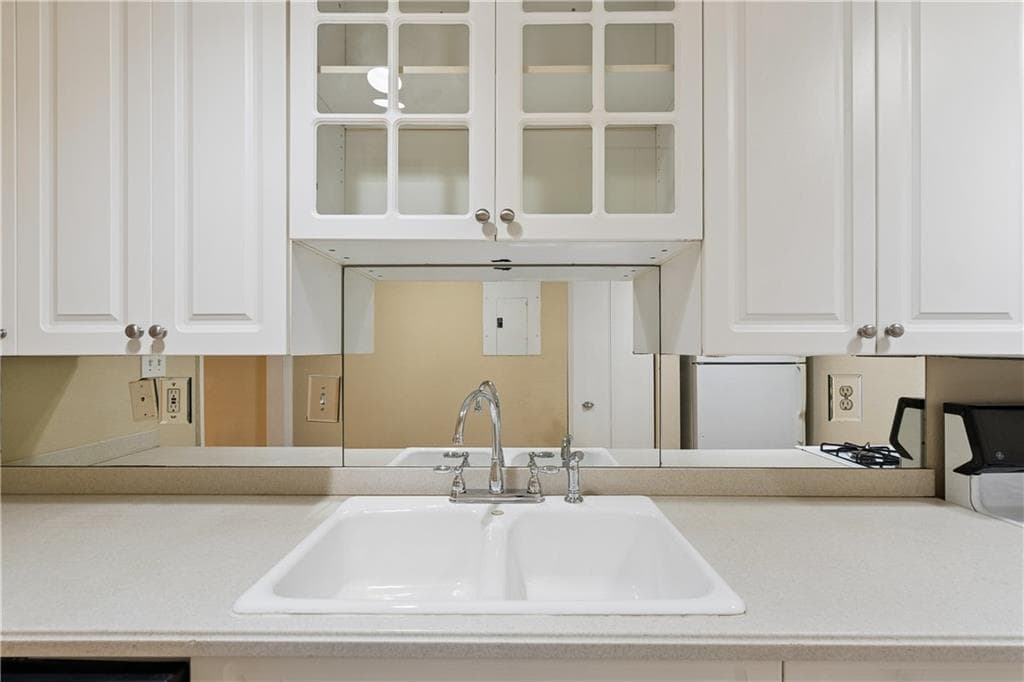 1 bedroom, 1 bathroom, 750 sq ft condominium for rent at 395 Pharr Road 308, Atlanta, GA 30305 for $1,395 a month — photo 8