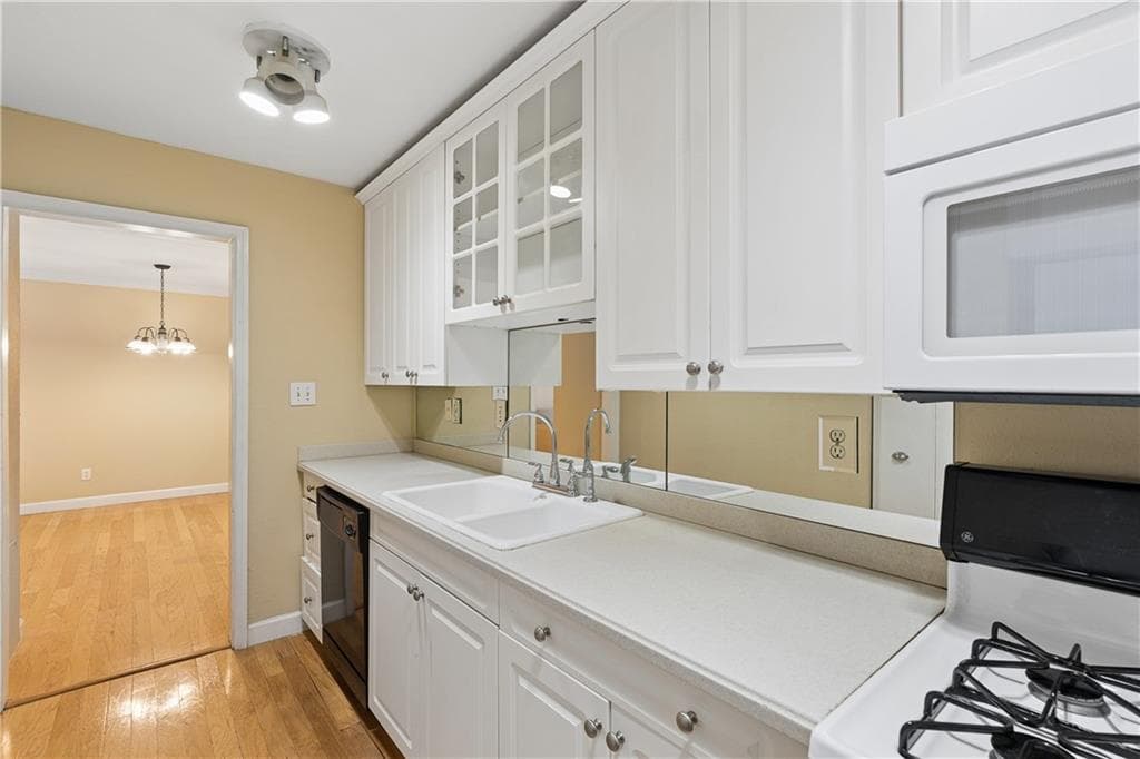 1 bedroom, 1 bathroom, 750 sq ft condominium for rent at 395 Pharr Road 308, Atlanta, GA 30305 for $1,395 a month — photo 9