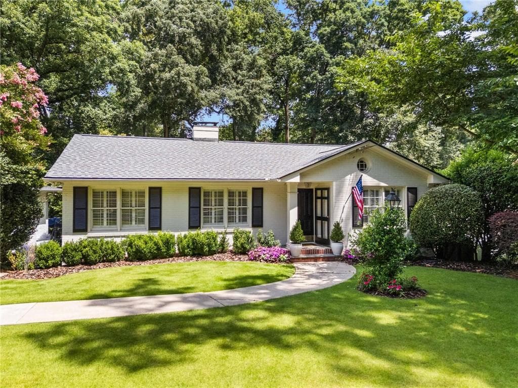 4 bedroom, 3 bathroom, 1,716 sq ft single family residence sold at 1556 Walthall Court, Atlanta, GA 30318