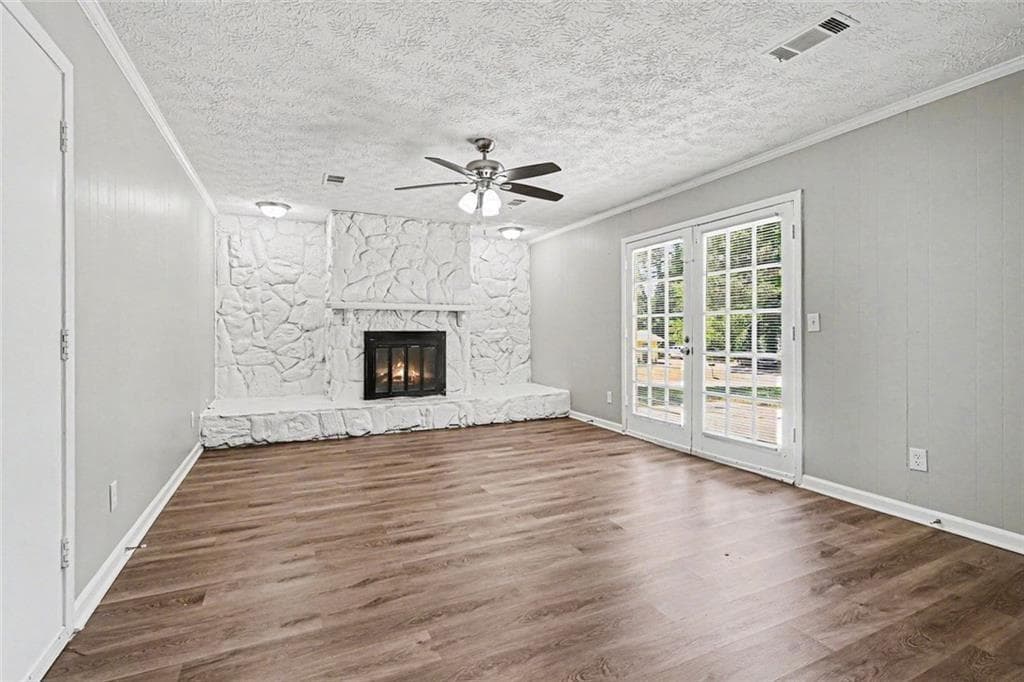 4 bedroom, 3 bathroom, 2,107 sq ft single family residence for sale at 4406 Blackbirch Lane, Decatur, GA 30034 — photo 2
