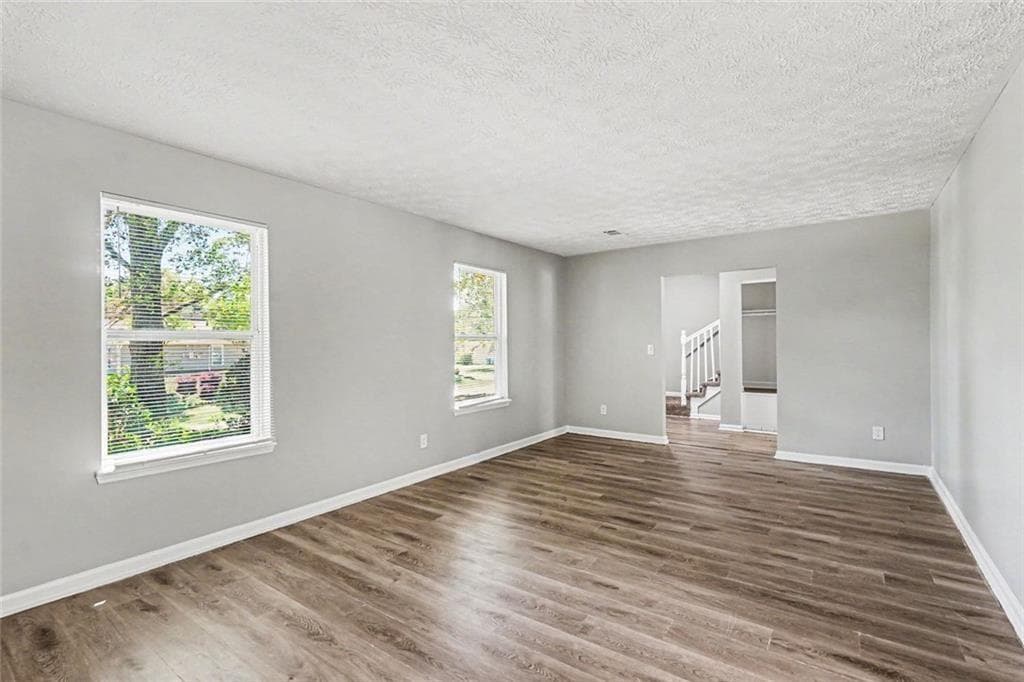 4 bedroom, 3 bathroom, 2,107 sq ft single family residence for sale at 4406 Blackbirch Lane, Decatur, GA 30034 — photo 9