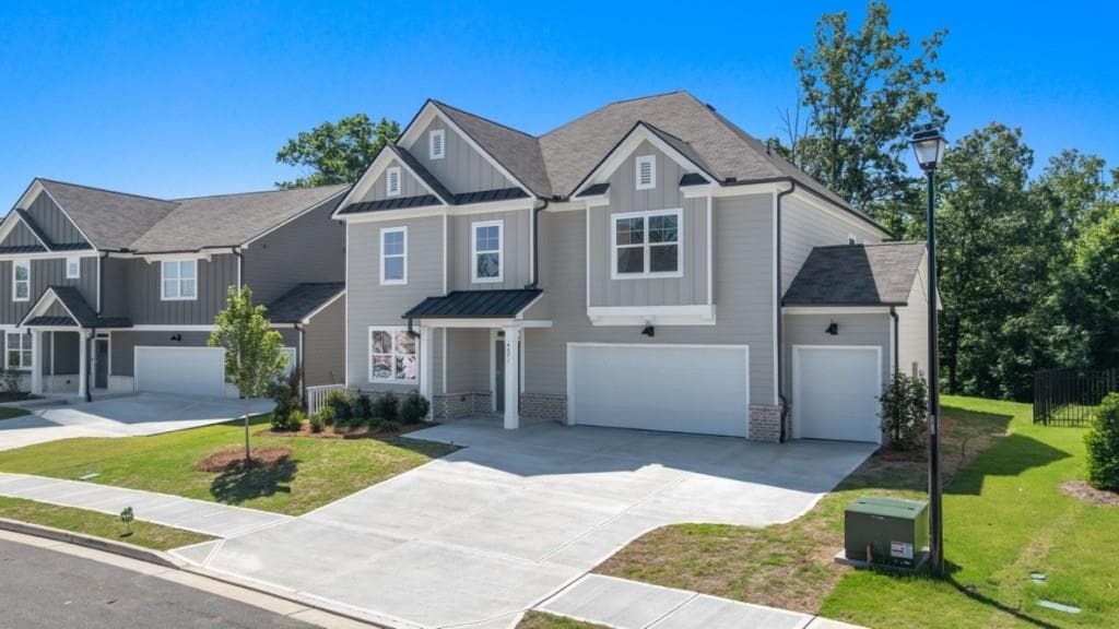 5 bedroom, 3 bathroom, 3,209 sq ft single family residence under contract at 4071 Peregrine Way, Gainesville, GA 30506 — photo 4
