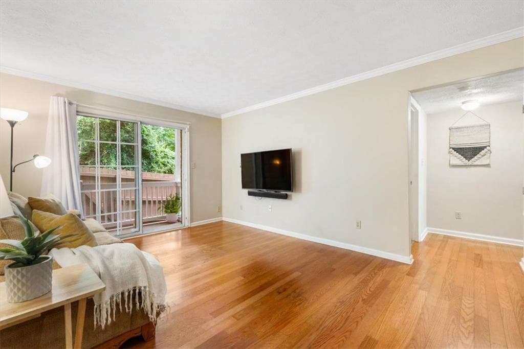 1 bedroom, 1 bathroom, 625 sq ft condominium for sale at 3140 Seven Pines Court 102, Atlanta, GA 30339