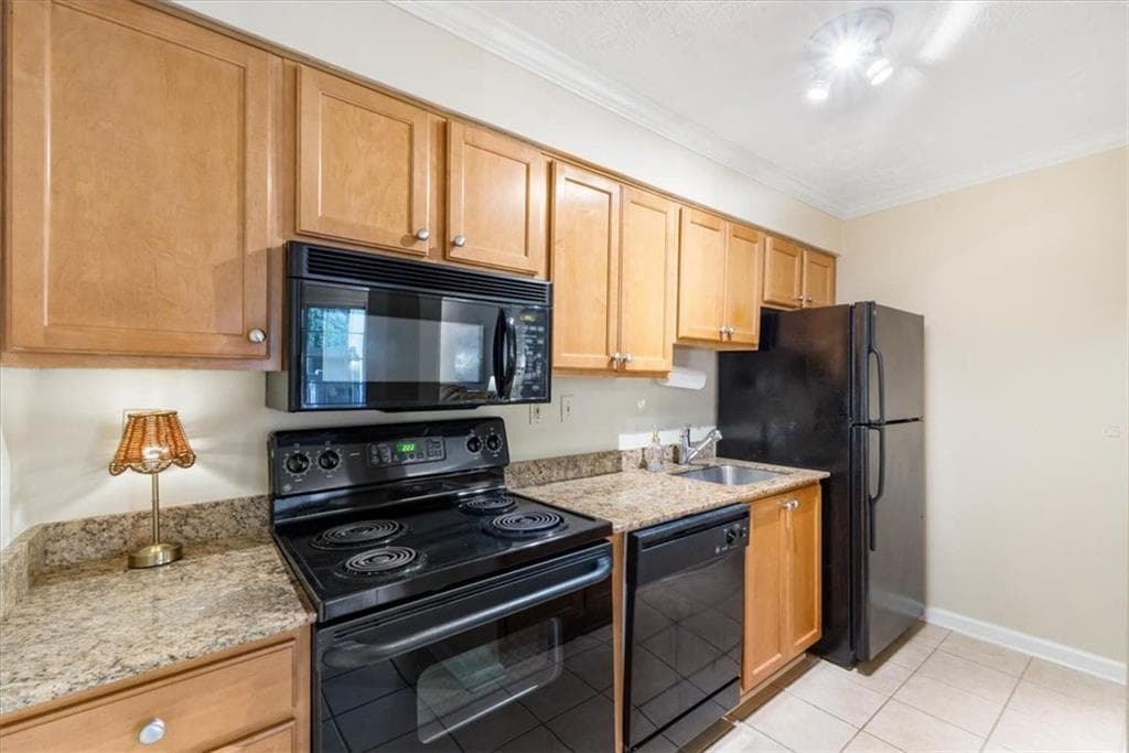 1 bedroom, 1 bathroom, 625 sq ft condominium for sale at 3140 Seven Pines Court 102, Atlanta, GA 30339 — photo 7