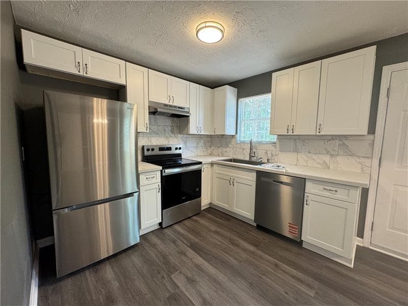 4 bedroom, 3 bathroom, 1,500 sq ft single family residence for sale at 330 Crestfield Circle, Covington, GA 30016 — photo 4