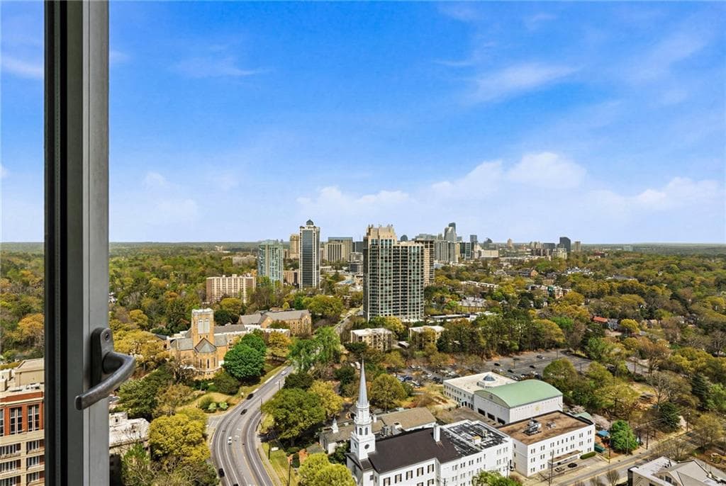 2 bedroom, 2 bathroom, 2,403 sq ft condominium for sale at 2660 Peachtree Road 36F, Atlanta, GA 30305 — photo 7