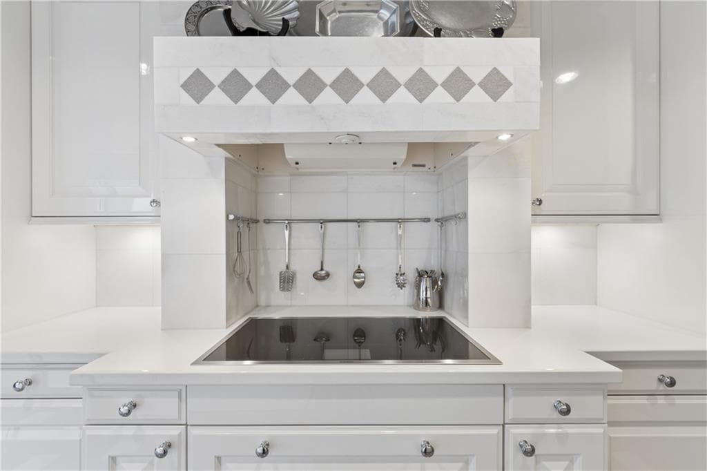 2 bedroom, 2 bathroom, 2,403 sq ft condominium for sale at 2660 Peachtree Road 36F, Atlanta, GA 30305 — photo 10