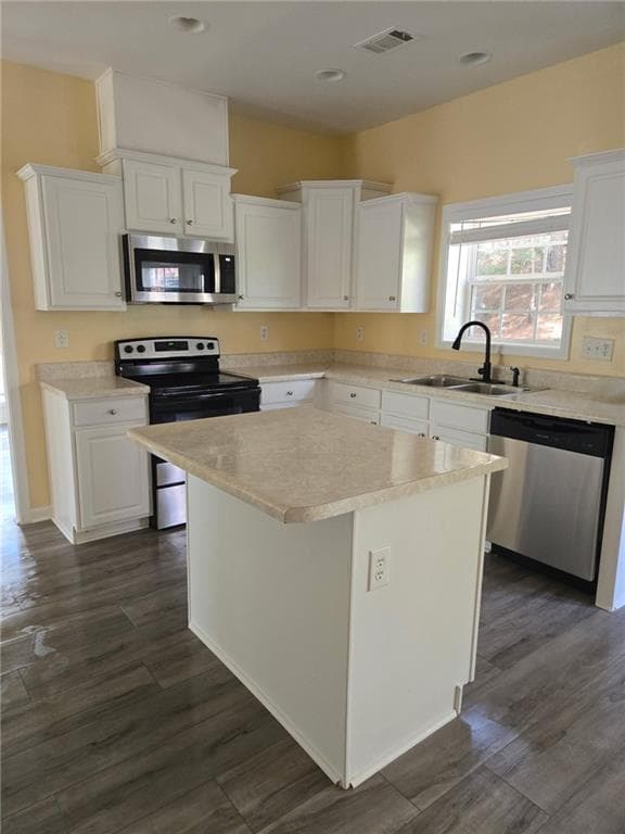 4 bedroom, 3 bathroom, 2,142 sq ft single family residence for sale at 4542 Elsinore Circle, Norcross, GA 30071 — photo 5