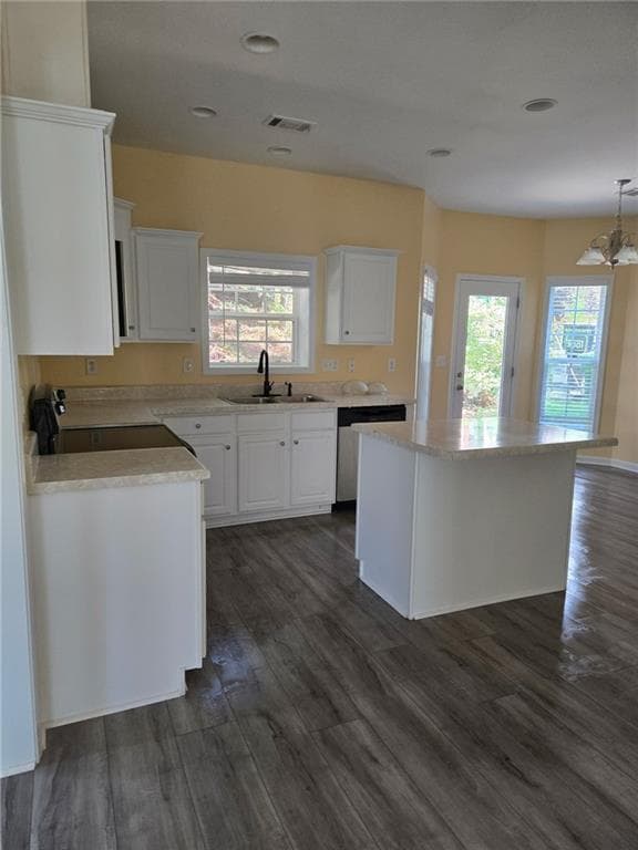 4 bedroom, 3 bathroom, 2,142 sq ft single family residence for sale at 4542 Elsinore Circle, Norcross, GA 30071 — photo 6