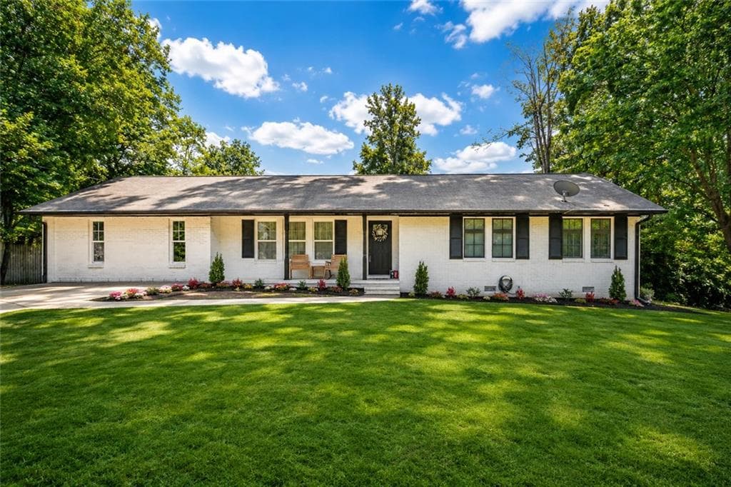 4 bedroom, 3 bathroom, 1,841 sq ft single family residence for sale at 150 Sims Street, Winder, GA 30680 — photo 1 of 61