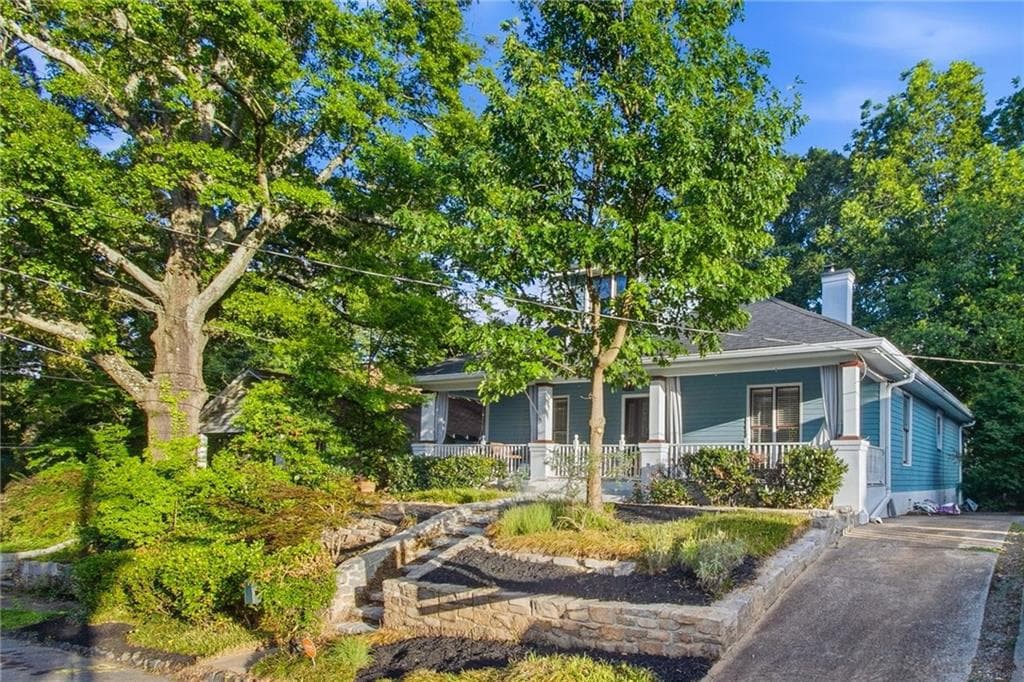 3 bedroom, 2 bathroom, 1,634 sq ft single family residence for sale at 814 Antone Street, Atlanta, GA 30318 — photo 2