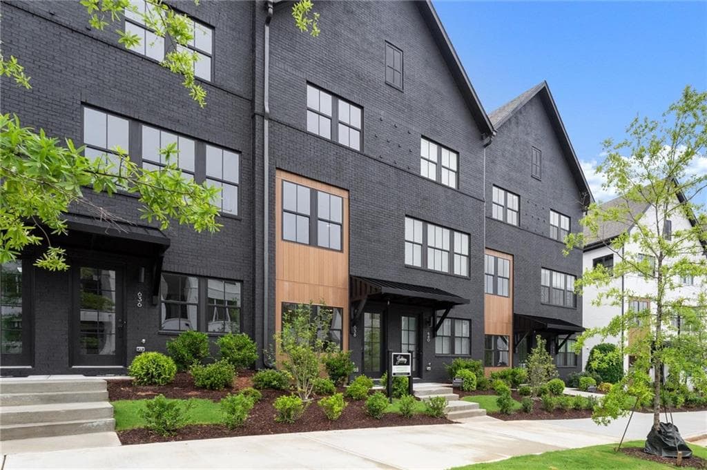 2 bedroom, 4 bathroom, 1,644 sq ft townhouse for sale at 638 Soul Alley 107, Alpharetta, GA 30009