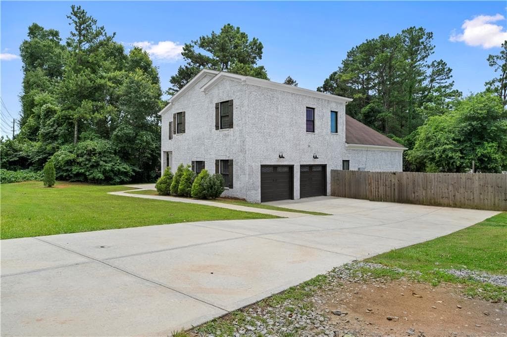 6 bedroom, 4 bathroom, 3,647 sq ft single family residence under contract at 1230 Shallowford Road, Marietta, GA 30066 — photo 3