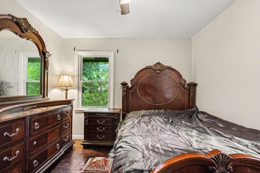 3 bedroom, 1 bathroom, 950 sq ft single family residence for sale at 5633 Cypress Drive, Forest Park, GA 30297 — photo 4