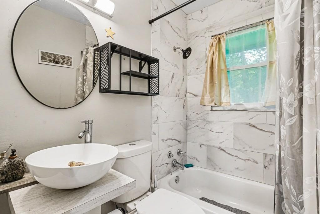 3 bedroom, 1 bathroom, 950 sq ft single family residence for sale at 5633 Cypress Drive, Forest Park, GA 30297 — photo 5