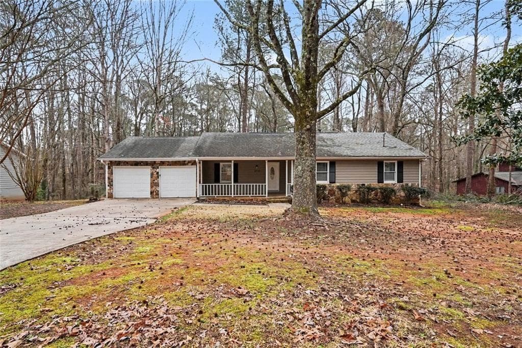 3 bedroom, 2 bathroom, 1,724 sq ft single family residence under contract at 4770 Cedar Brook Drive, Conyers, GA 30094 — photo 2