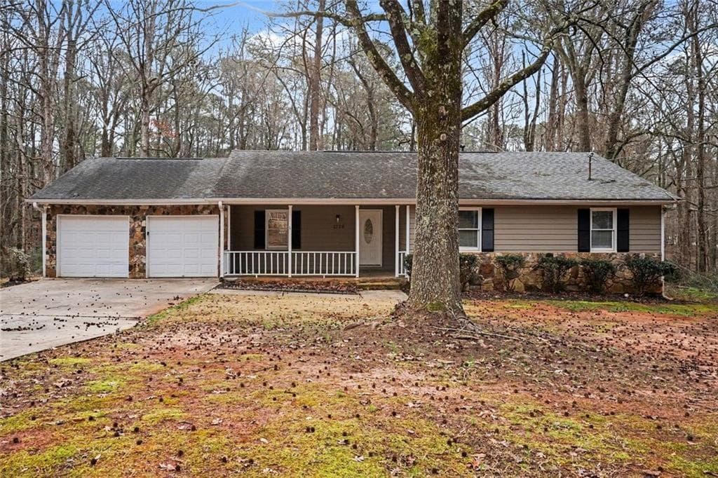 3 bedroom, 2 bathroom, 1,724 sq ft single family residence under contract at 4770 Cedar Brook Drive, Conyers, GA 30094 — photo 3