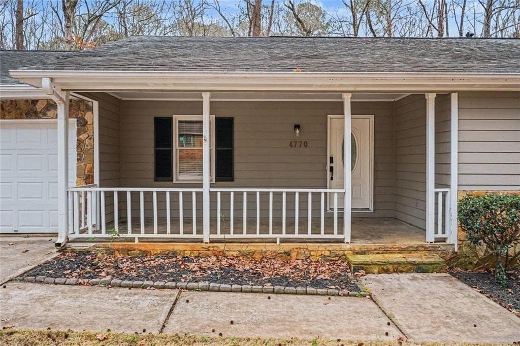 3 bedroom, 2 bathroom, 1,724 sq ft single family residence under contract at 4770 Cedar Brook Drive, Conyers, GA 30094 — photo 4