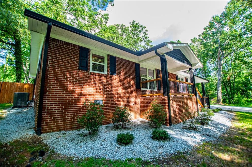 3 bedroom, 2 bathroom, 1,344 sq ft single family residence for sale at 41 Reynolds Street, Bremen, GA 30110 — photo 3