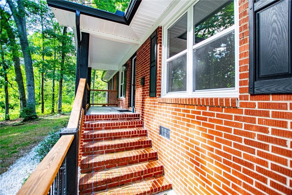3 bedroom, 2 bathroom, 1,344 sq ft single family residence for sale at 41 Reynolds Street, Bremen, GA 30110 — photo 6