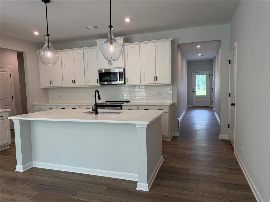 4 bedroom, 3 bathroom, 2,653 sq ft single family residence for rent at 139 Jacobs Hollow Street, Lawrenceville, GA 30046 for $2,750 a month — photo 3