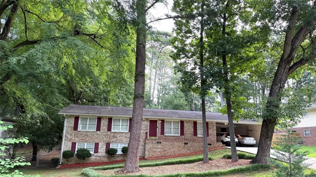 4 bedroom, 3 bathroom, 2,192 sq ft single family residence under contract at 866 Killian Hill Road, Lilburn, GA 30047 — photo 3