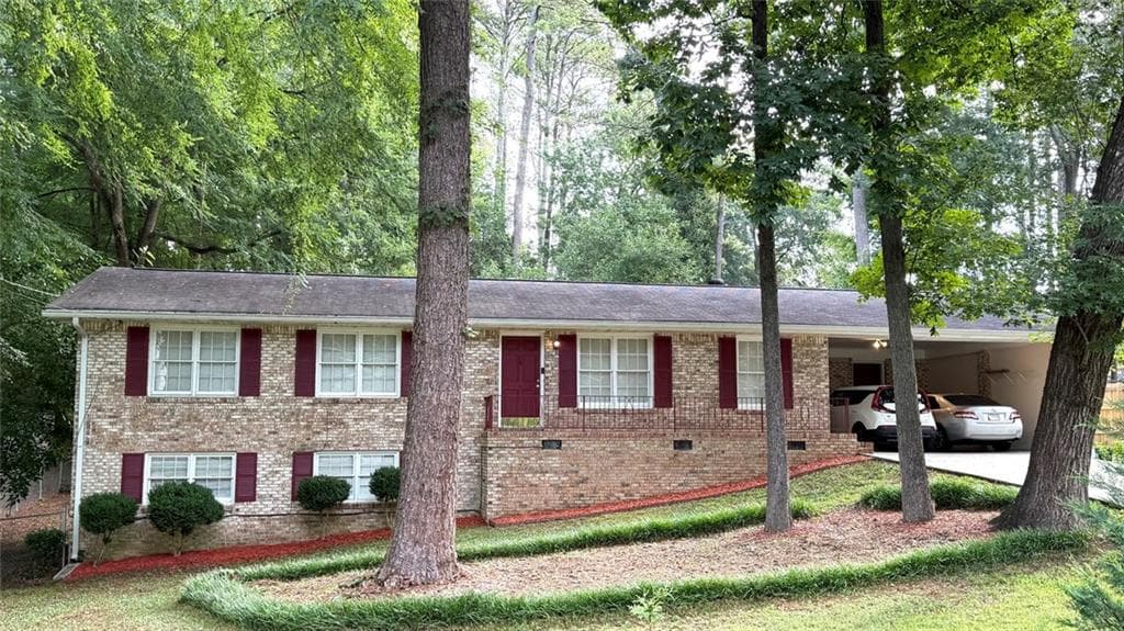 4 bedroom, 3 bathroom, 2,192 sq ft single family residence under contract at 866 Killian Hill Road, Lilburn, GA 30047 — photo 4