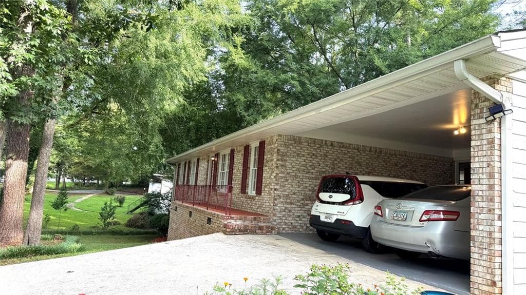 4 bedroom, 3 bathroom, 2,192 sq ft single family residence under contract at 866 Killian Hill Road, Lilburn, GA 30047 — photo 5
