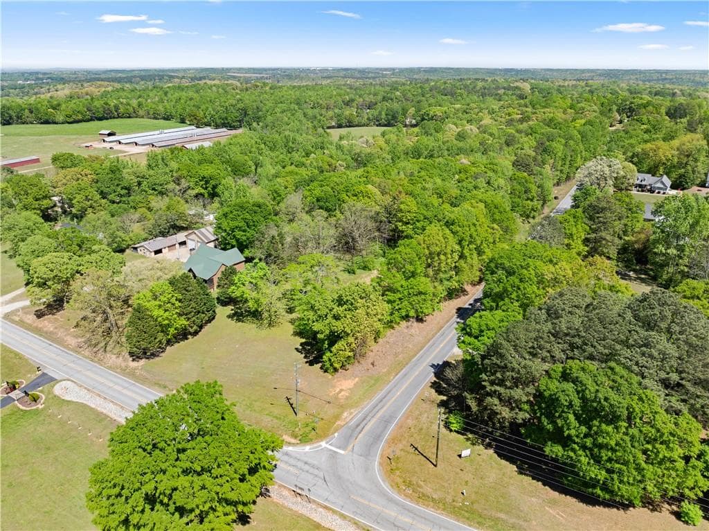 3 bedroom, 2 bathroom, 1,500 sq ft single family residence for sale at 4272 Woods Bridge Road, Commerce, GA 30529 — photo 6