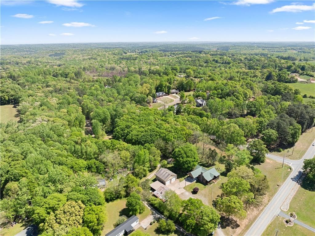 3 bedroom, 2 bathroom, 1,500 sq ft single family residence for sale at 4272 Woods Bridge Road, Commerce, GA 30529 — photo 9