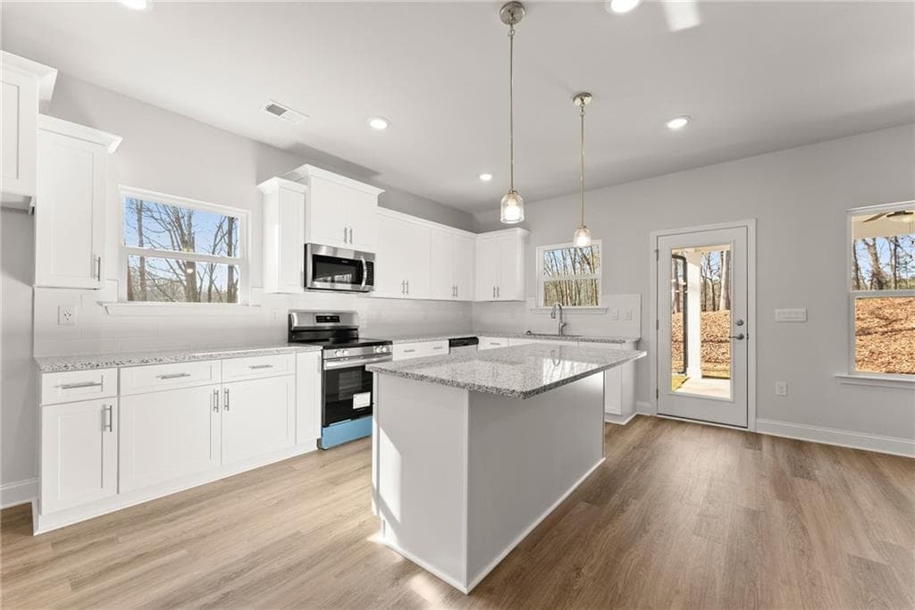 5 bedroom, 4 bathroom, 2,628 sq ft single family residence for sale at 195 Thunder Valley, Dawsonville, GA 30534 — photo 9