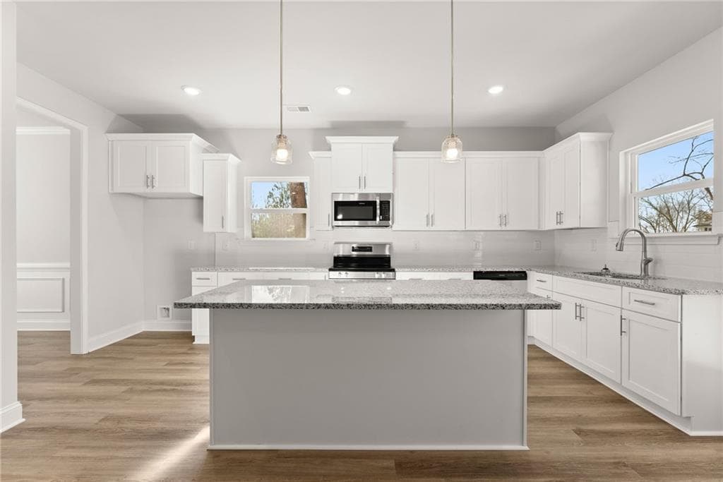 5 bedroom, 4 bathroom, 2,628 sq ft single family residence for sale at 195 Thunder Valley, Dawsonville, GA 30534 — photo 10