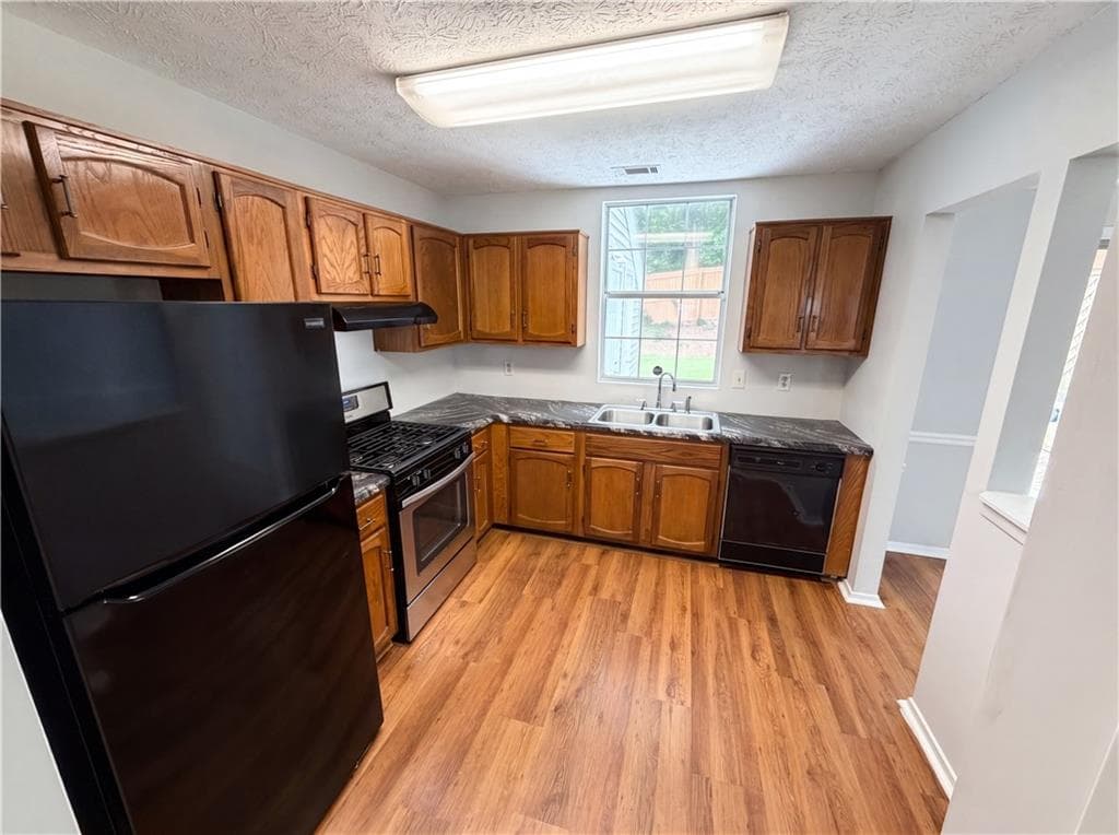 2 bedroom, 3 bathroom, 1,470 sq ft townhouse for sale at 3970 Hancock Circle, Atlanta, GA 30340 — photo 9