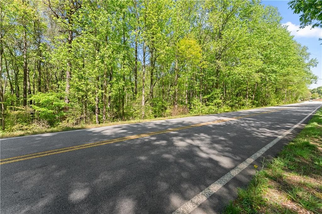 3 bedroom, 2 bathroom, 1,500 sq ft single family residence for sale at 4276 Woods Bridge Road, Commerce, GA 30529 — photo 3