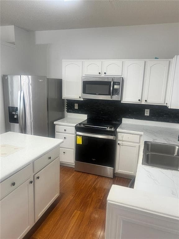 2 bedroom, 3 bathroom, 1,320 sq ft townhouse for sale at 2804 Parkway Cove, Lithonia, GA 30058 — photo 3