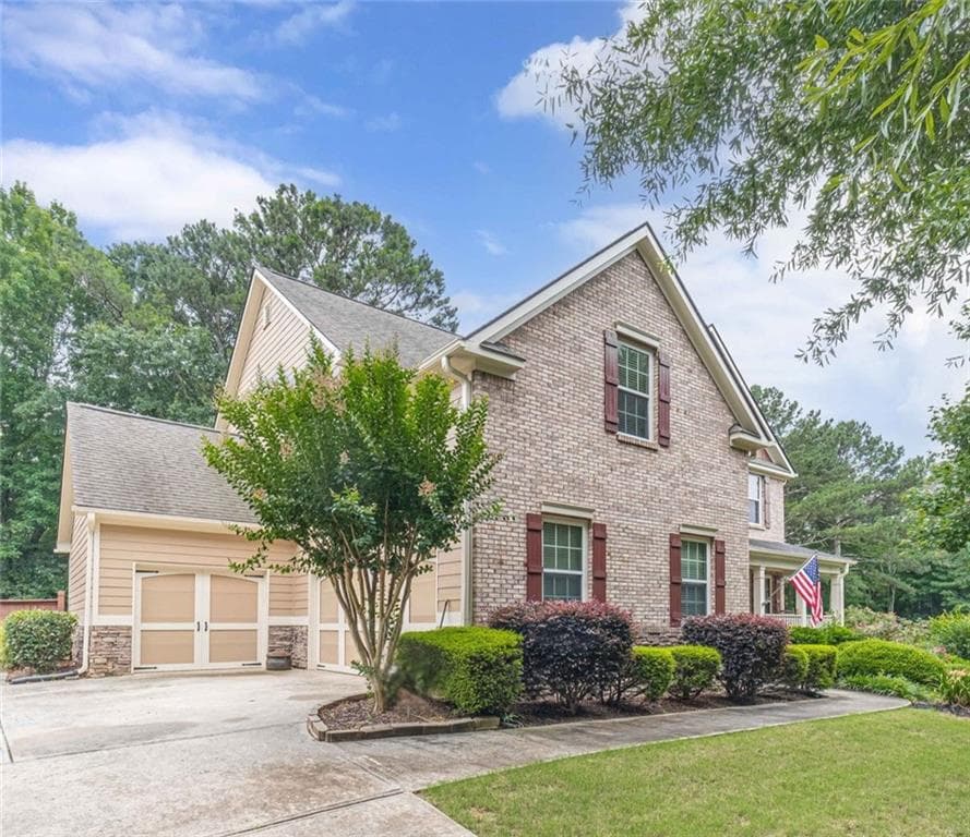 4 bedroom, 3 bathroom, 2,562 sq ft single family residence sold at 2504 Lois Court, Loganville, GA 30052