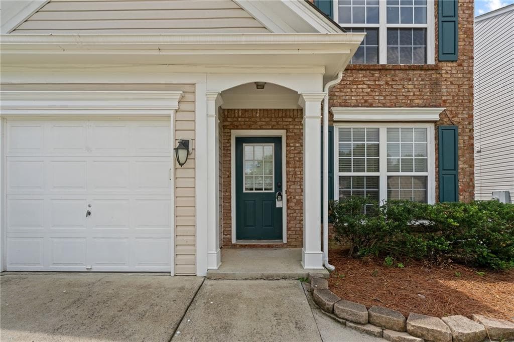 3 bedroom, 3 bathroom, 1,468 sq ft single family residence for rent at 2704 Regent Walk Drive, Duluth, GA 30096 for $2,100 a month — photo 2