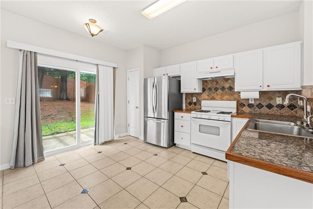 3 bedroom, 3 bathroom, 1,468 sq ft single family residence for rent at 2704 Regent Walk Drive, Duluth, GA 30096 for $2,100 a month — photo 9