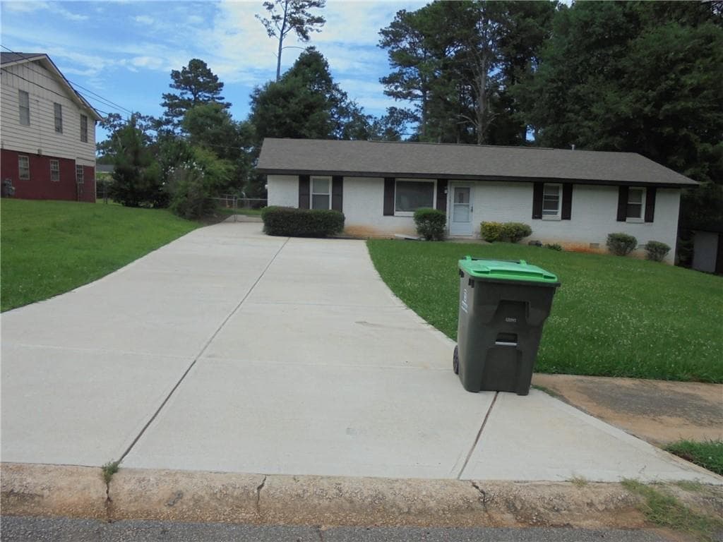 4 bedroom, 3 bathroom, 1,350 sq ft single family residence for sale at 51 Overbrook Drive, Smyrna, GA 30082 — photo 3