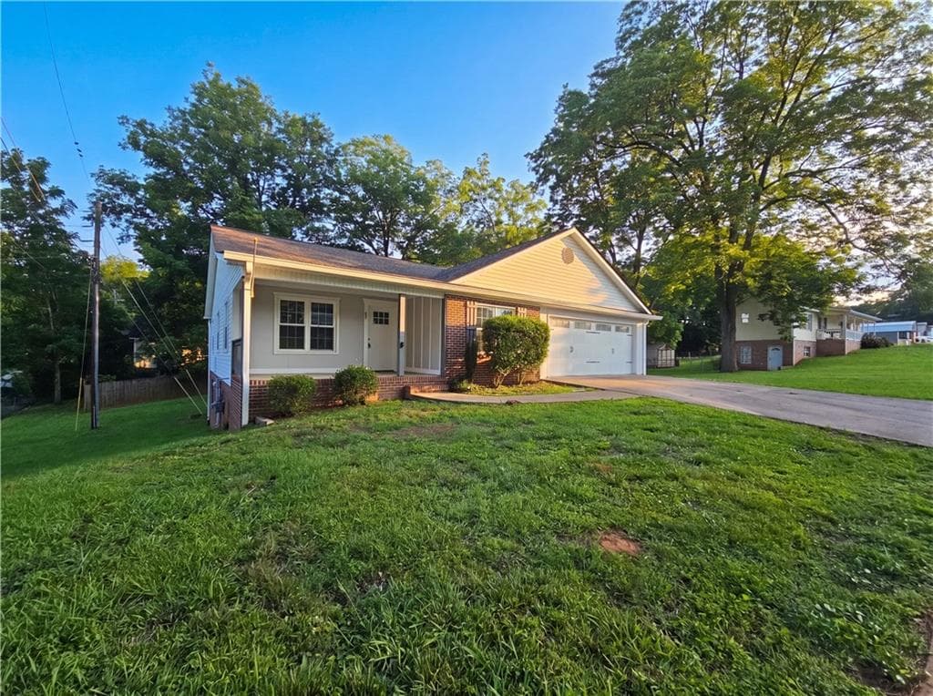 3 bedroom, 2 bathroom, 1,638 sq ft single family residence for sale at 45 Griffith Street, Buchanan, GA 30113 — photo 2