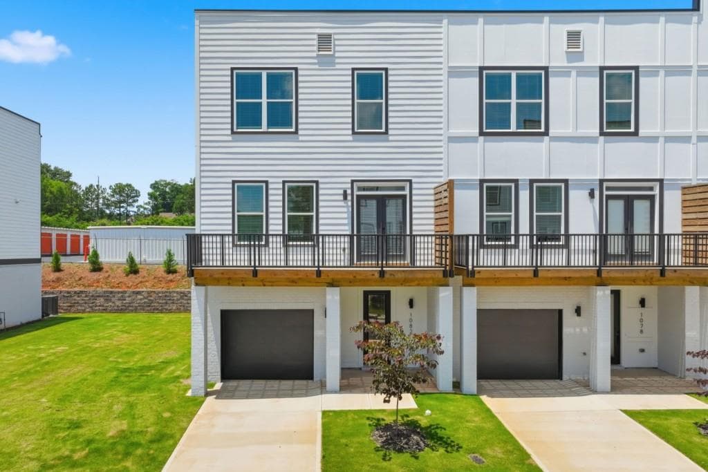 3 bedroom, 4 bathroom, 2,571 sq ft townhouse for sale at 1078 Glen Opal Drive, Decatur, GA 30032 — photo 2