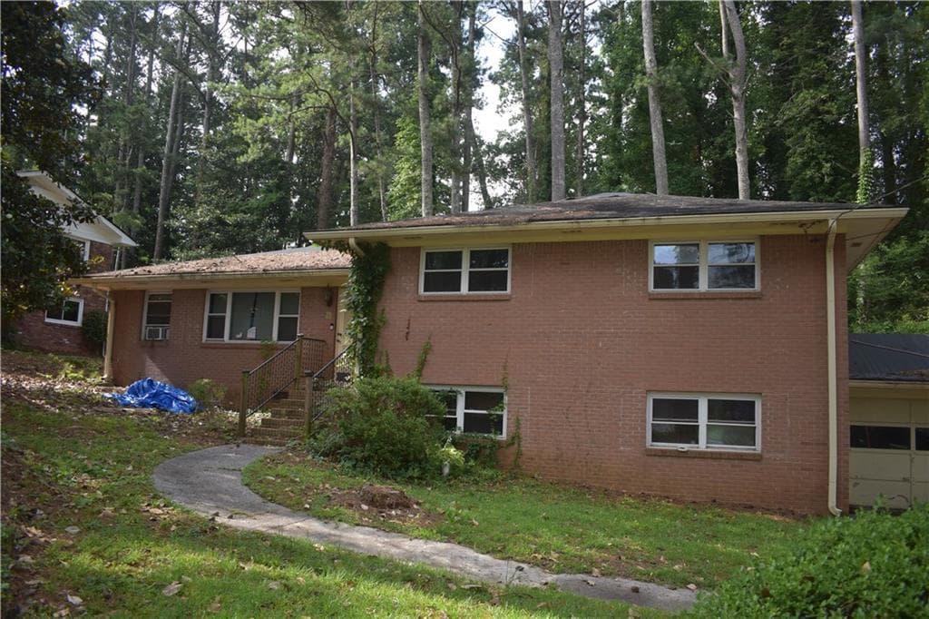 3 bedroom, 2 bathroom, 1,412 sq ft single family residence for sale at 3798 King Henry Road, Atlanta, GA 30331 — photo 2